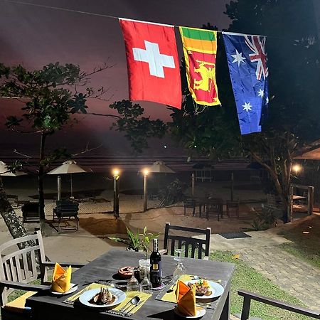 Aussie Swiss Weligama Hotel Bagian luar foto