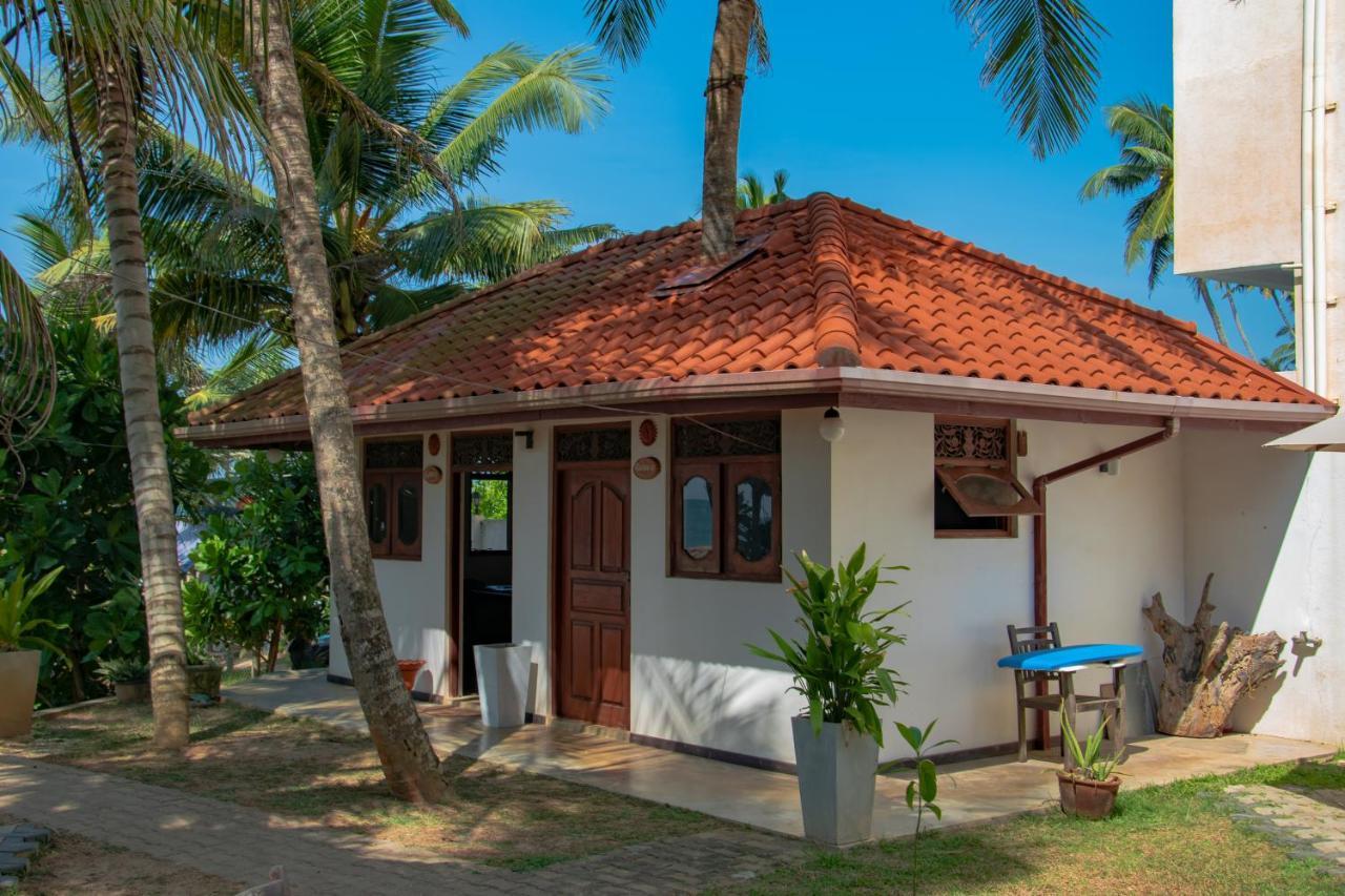 Aussie Swiss Weligama Hotel Bagian luar foto