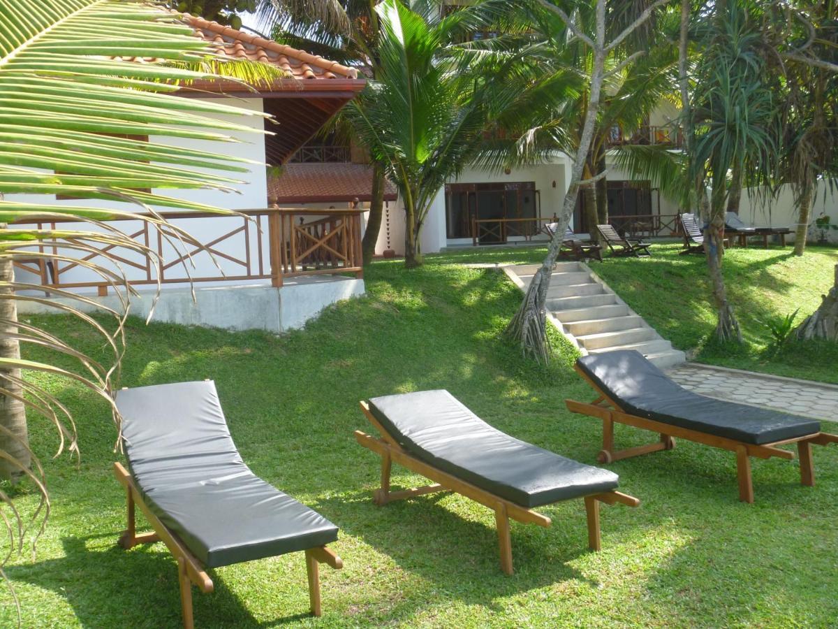 Aussie Swiss Weligama Hotel Bagian luar foto