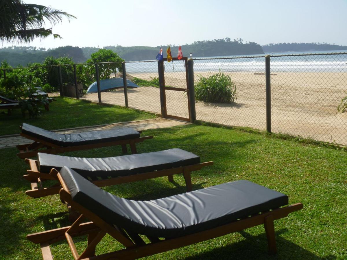 Aussie Swiss Weligama Hotel Bagian luar foto