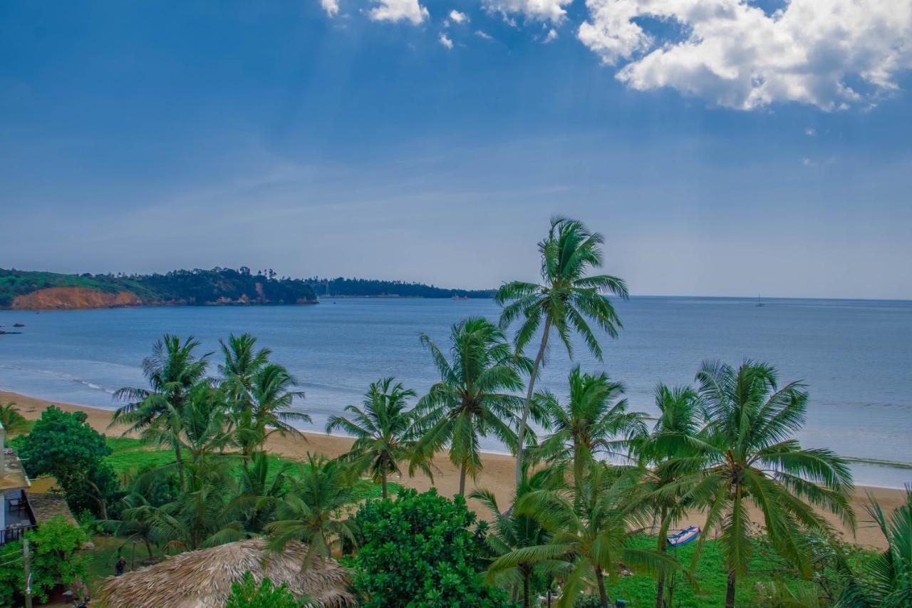 Aussie Swiss Weligama Hotel Bagian luar foto